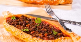 Pide mit Hackfleisch